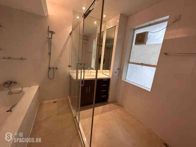 Mid Levels Central - Kam Yuen Mansion 04