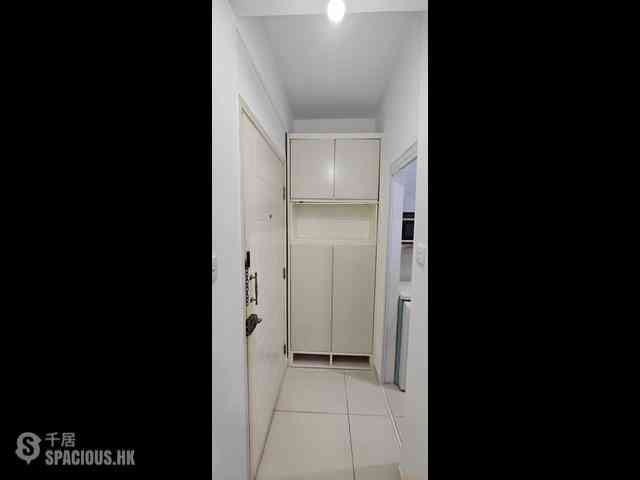 Wan Chai - Kwong Tak Mansion 08