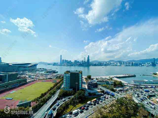 Wan Chai - The Gloucester 01