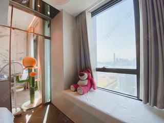 Wan Chai - The Gloucester 11