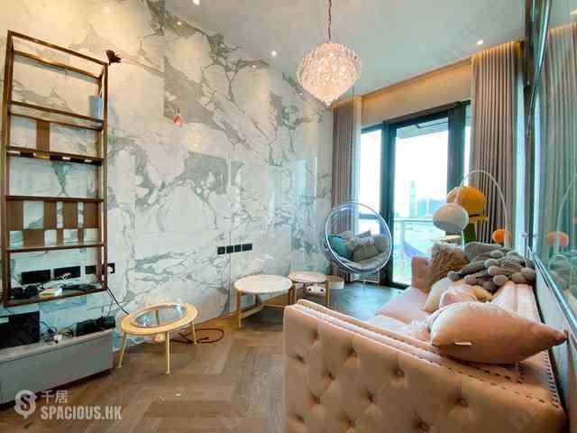 Wan Chai - The Gloucester 13