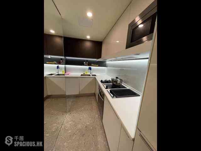 Wan Chai - Convention Plaza Apartments 05