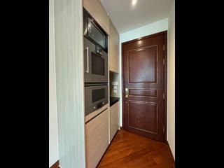 Wan Chai - The Avenue Phase 2 Block 2 05