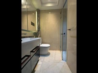 Wan Chai - The Avenue Phase 2 Block 2 06