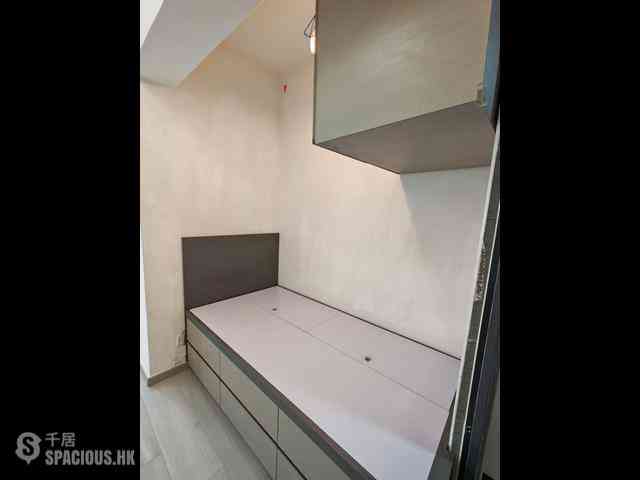 Quarry Bay - Lai King Mansion 03