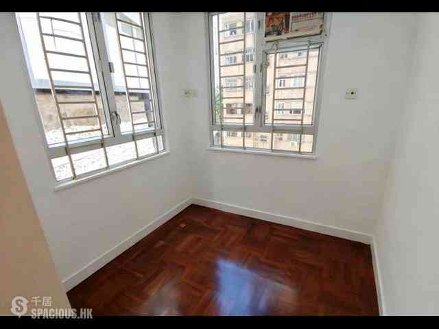 Mid Levels Central - Rich Court 04