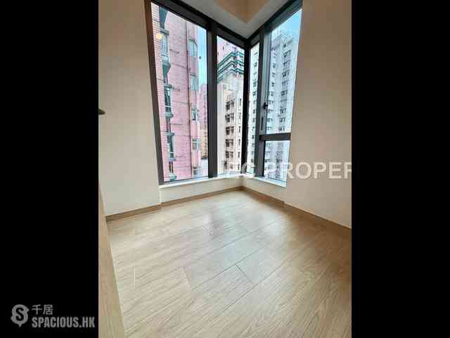 Sai Ying Pun - Upper Manor 05