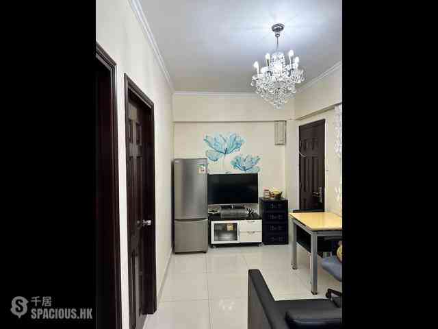 Shau Kei Wan - Kam Wai Building 02