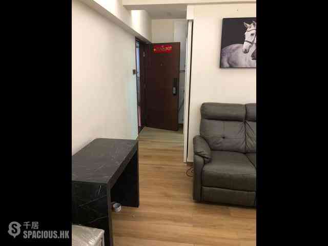 Kennedy Town - Luen Tak Apartments 02