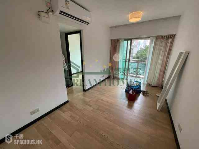 Sai Ying Pun - Centre Place 01