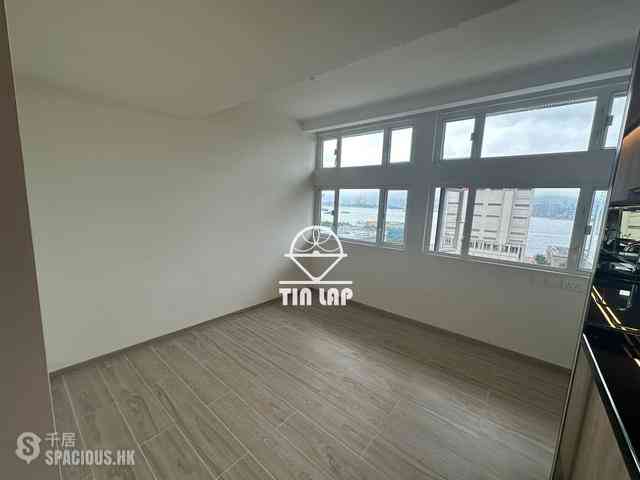 Central - 73, Connaught Road West 03