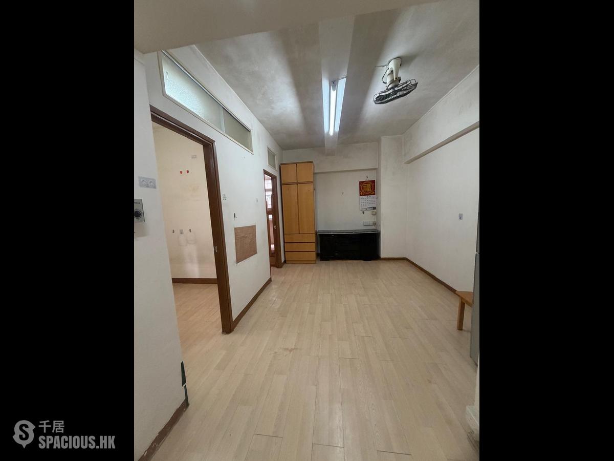 Sai Ying Pun - Chung Ah Building 01