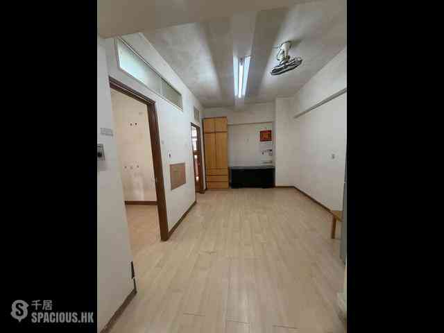 Sai Ying Pun - Chung Ah Building 01