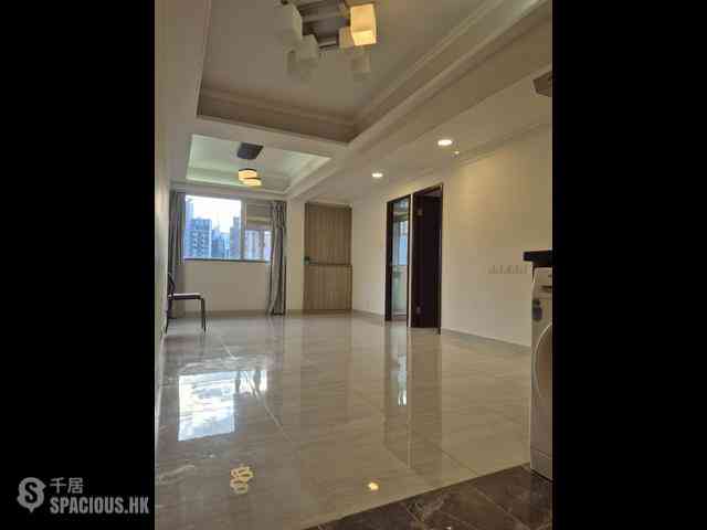 Wan Chai - Yue King Building 06