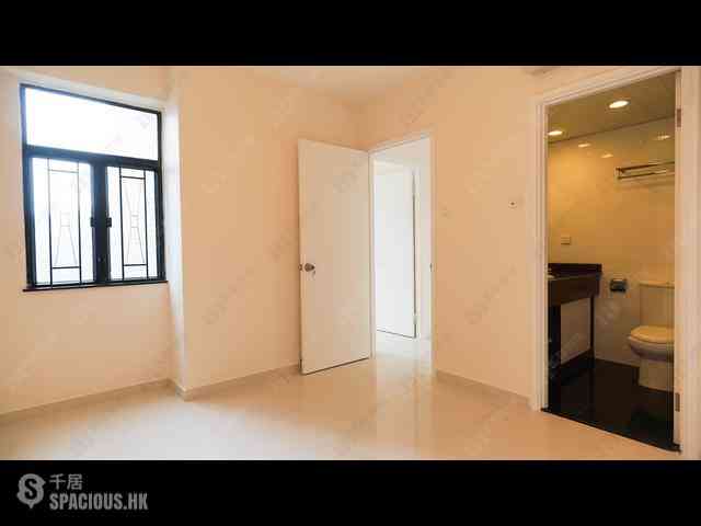 Tai Hang - Ronsdale Garden 07
