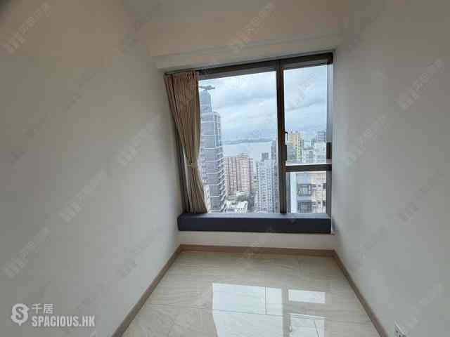 Sai Ying Pun - King's Hill 05