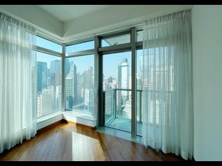 Wan Chai - The Avenue Phase 2 Block 1 02