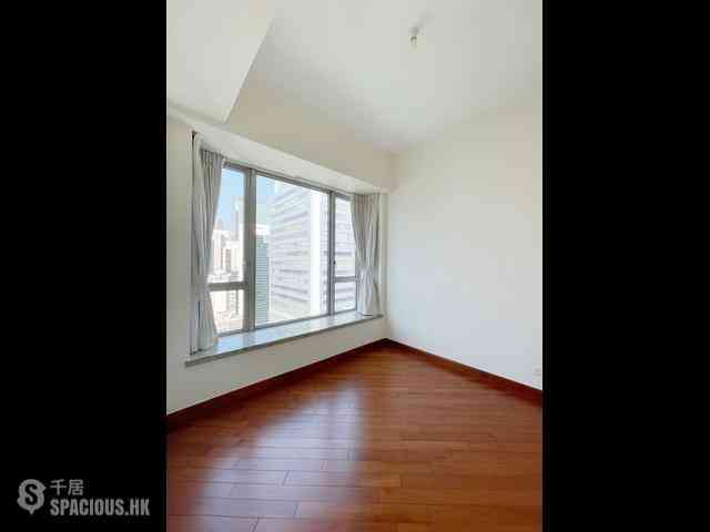 Wan Chai - The Avenue Phase 2 Block 1 04