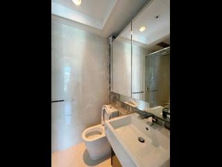 Wan Chai - The Avenue Phase 2 Block 1 07