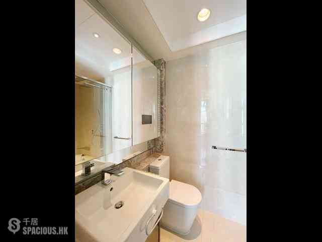 Wan Chai - The Avenue Phase 2 Block 1 09