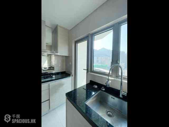 Wan Chai - The Avenue Phase 2 Block 1 10