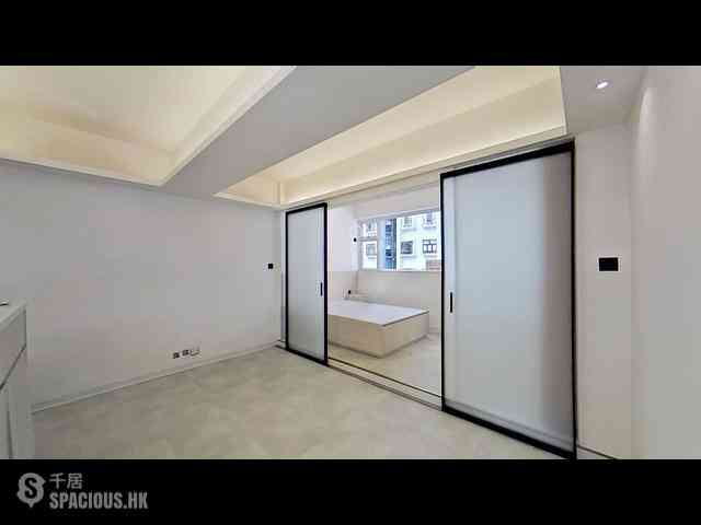 Sheung Wan - 14, Queen's Road West 07