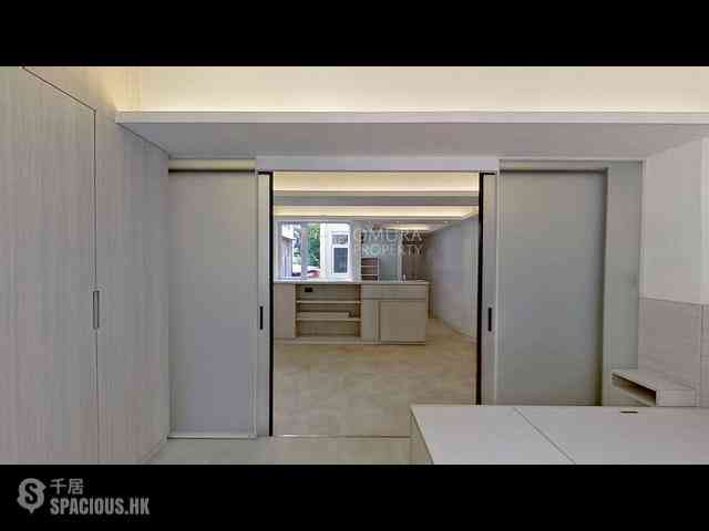Sheung Wan - 14, Queen's Road West 10