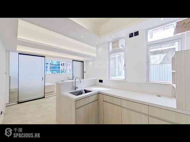 Sheung Wan - 14, Queen's Road West 13