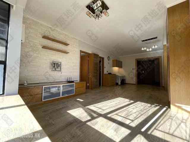 Mid Levels Central - Elegant Terrace 02