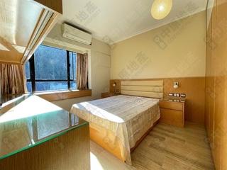 Mid Levels Central - Elegant Terrace 03