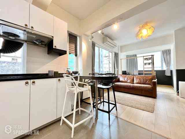 Wan Chai - Kam Tak Mansion 03