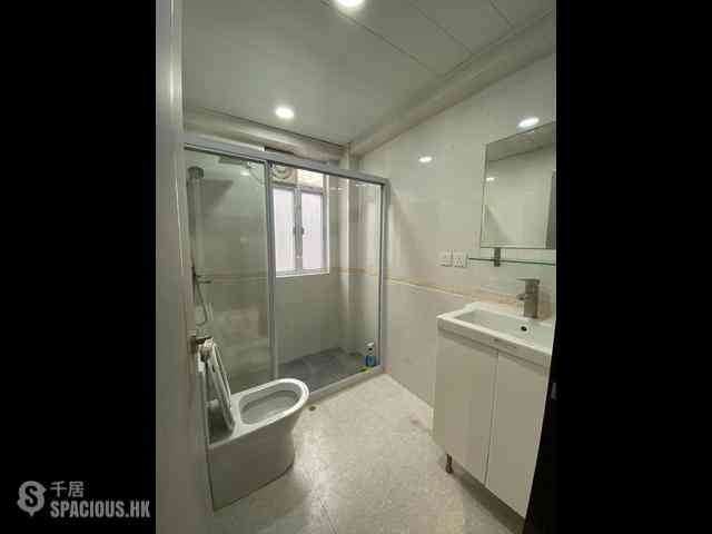 Wan Chai - King Tao Building 04