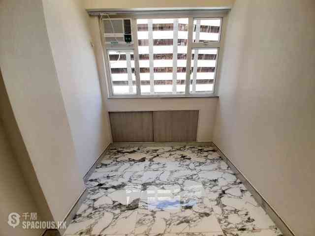 Wan Chai - King Tao Building 06