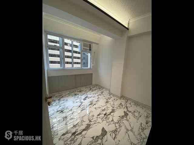 Wan Chai - King Tao Building 08