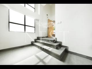 Clear Water Bay - Silver Fountain Terrace 07