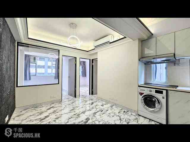 Wan Chai - King Tao Building 01
