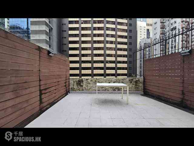 Wan Chai - King Tao Building 02