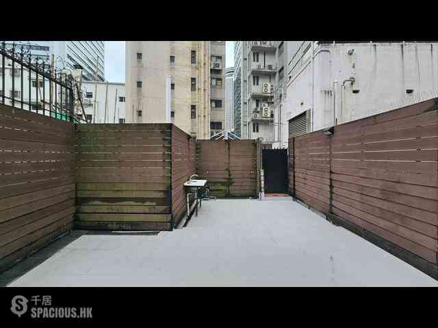 Wan Chai - King Tao Building 04