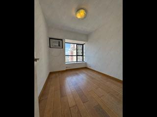 Mid Levels Central - The Grand Panorama Block 2 02