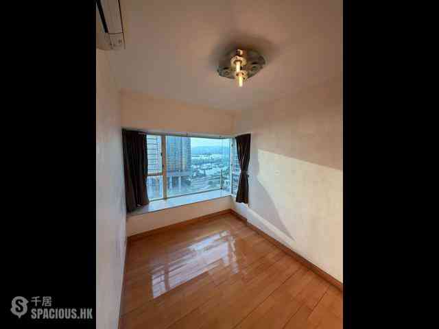 West Kowloon - The Waterfront Phase 1 Block 1 02
