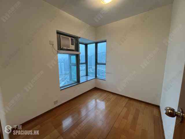 Tung Chung - Seaview Crescent Block 1 02