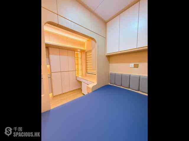 Tsim Sha Tsui - Golden Crown Court 06