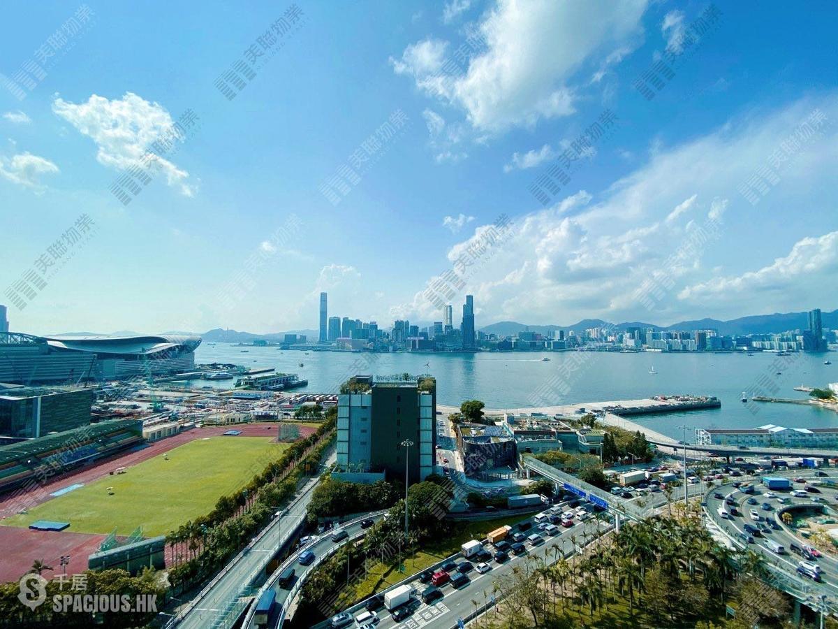 Wan Chai - The Gloucester 01