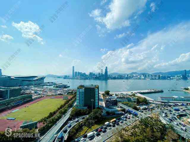 Wan Chai - The Gloucester 01