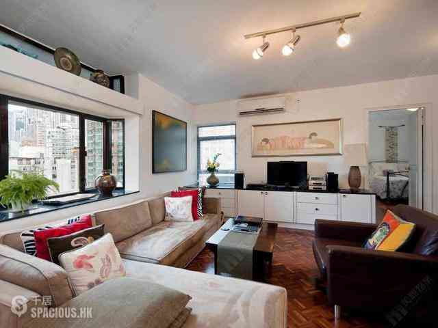 Soho - Albron Court 01