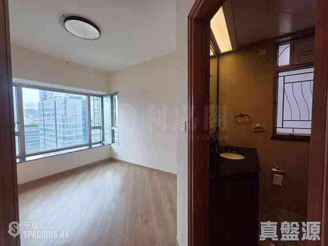West Kowloon - Sorrento Phase 2 04