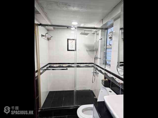 Ap Lei Chau - South Horizons Phase 3 Mei Chun Court (Block 21) 09