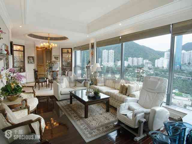 Happy Valley - The Colonnade 02