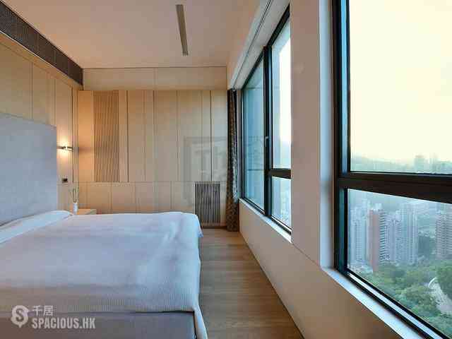 Happy Valley - The Colonnade 03
