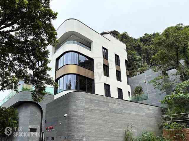 Mid Levels Central - 16 Bowen Road 01